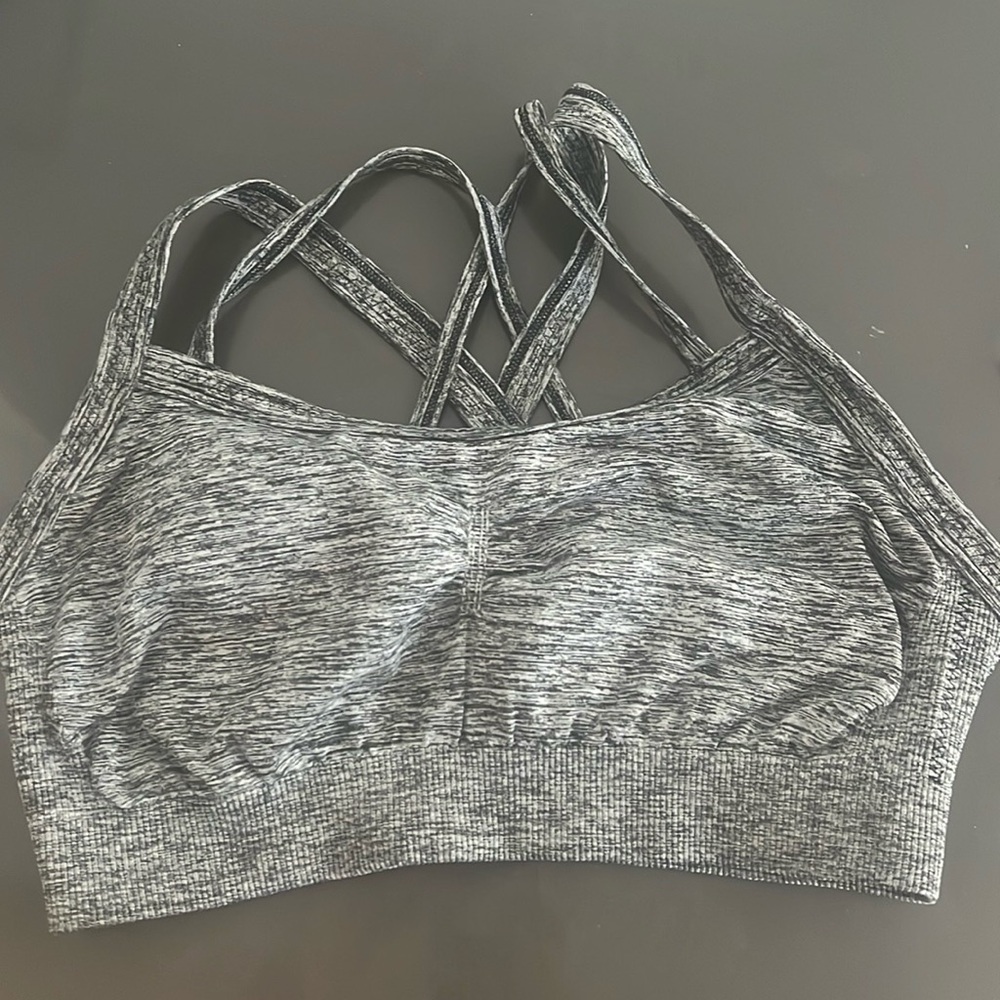 NWOT Victoria’s Secret Gray Marbled Strappy Sports Bra - M